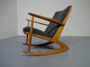 How much does it cost to recover a rocking chair1